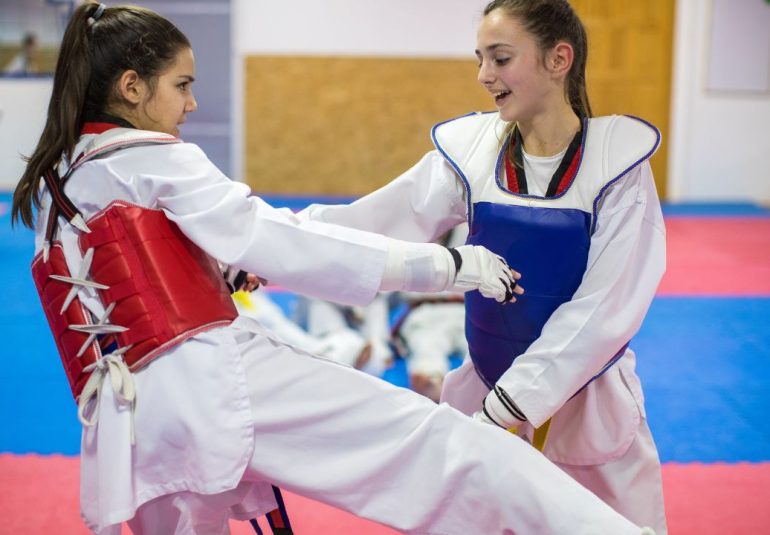 Cómo las artes marciales benefician a los adolescentes en el desarrollo de su carácter